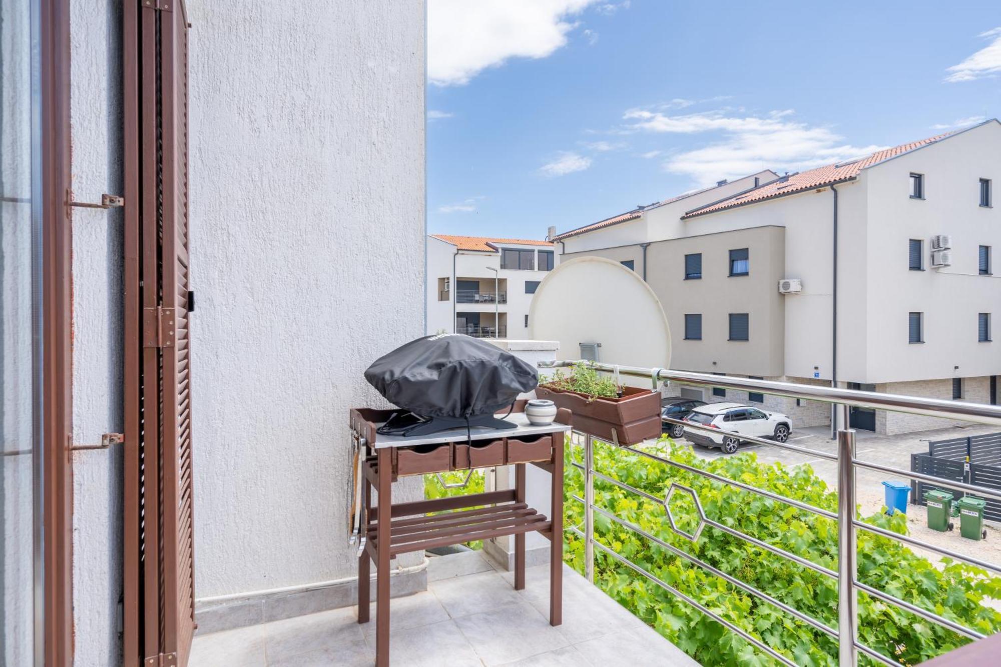 App Tulum-30m Zum Meer, Privatparkplatz, Balkon, 50'smarttv, Sat Apartment Medulin